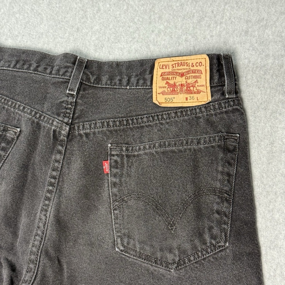 Vintage Levis Shorts Mens 36 Black Denim 505 Y2K Jeans Regular Fit Jorts Biker